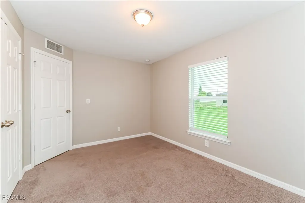 914 NE 13th Place Cape Coral FL 33909