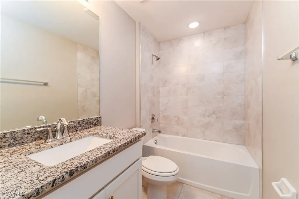 914 NE 13th Place Cape Coral FL 33909