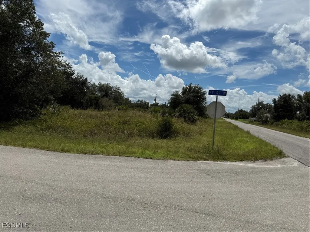 2513 72nd Street W Lehigh Acres FL 33971