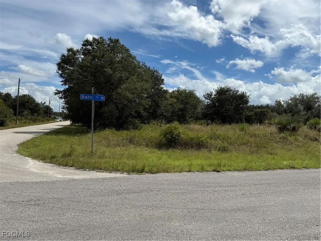 2513 72nd Street W Lehigh Acres FL 33971