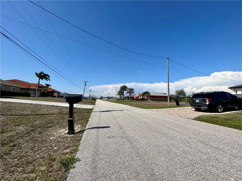 2204 NW 6th Place Cape Coral FL 33993