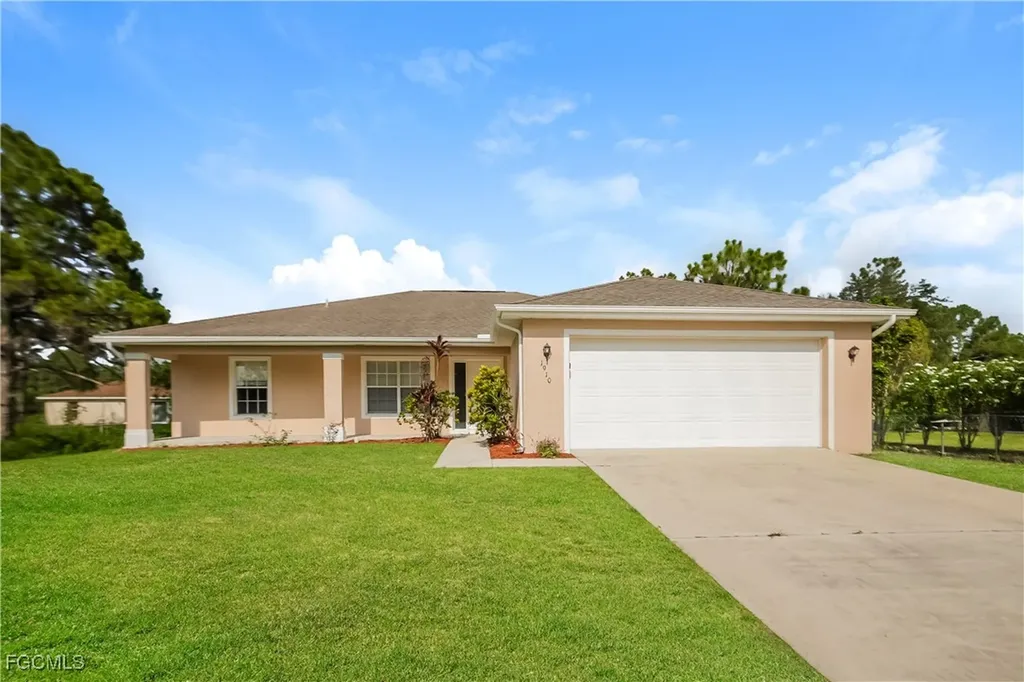 1910 Wanda Avenue N Lehigh Acres FL 33971