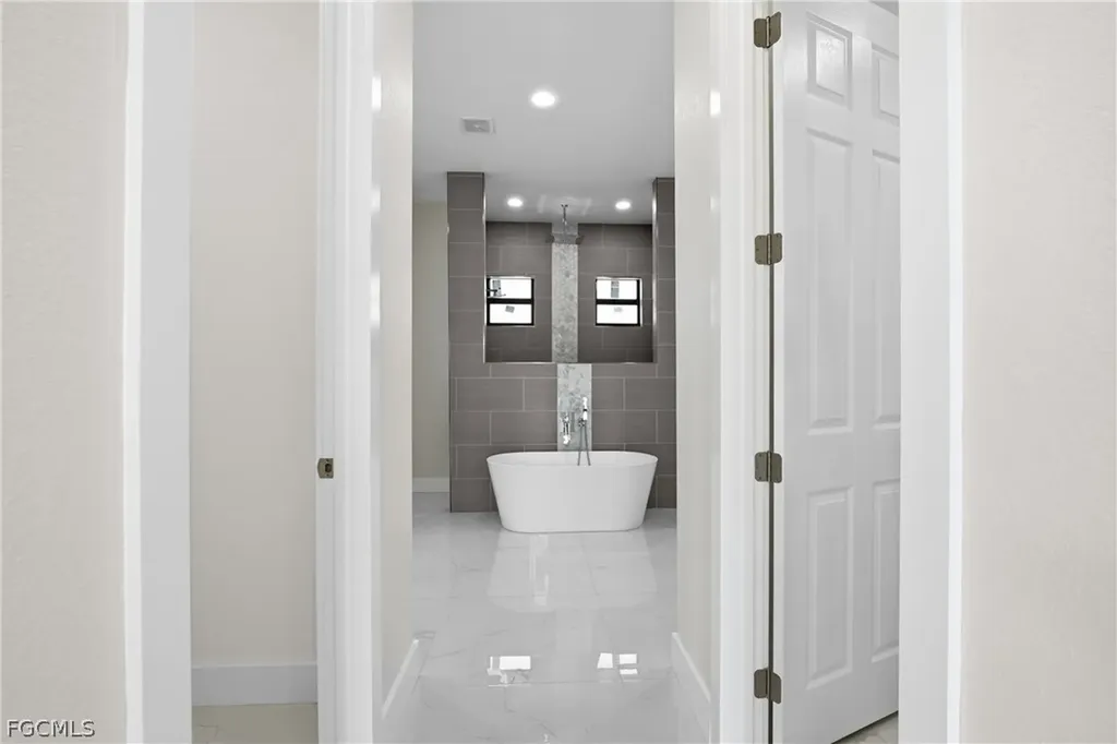 2100 NW 21st Street Cape Coral FL 33993