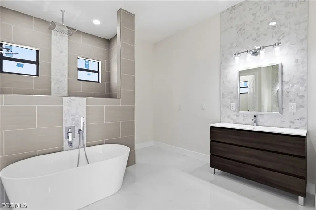 2100 NW 21st Street Cape Coral FL 33993