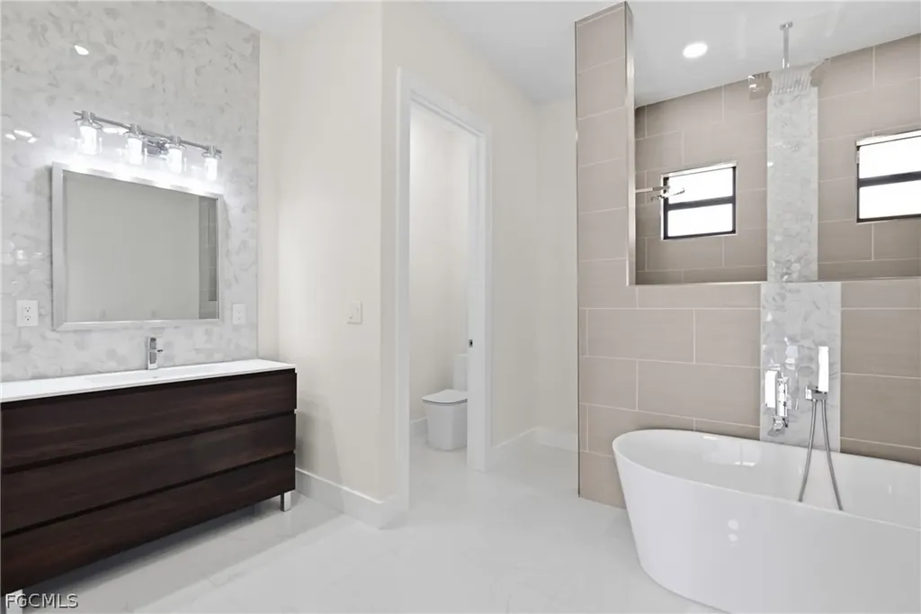 2100 NW 21st Street Cape Coral FL 33993