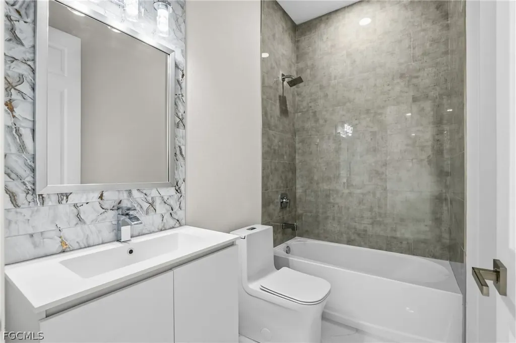 2100 NW 21st Street Cape Coral FL 33993