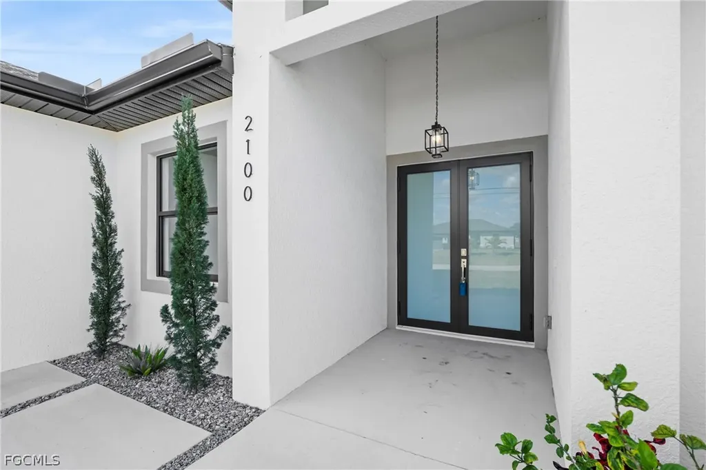 2100 NW 21st Street Cape Coral FL 33993