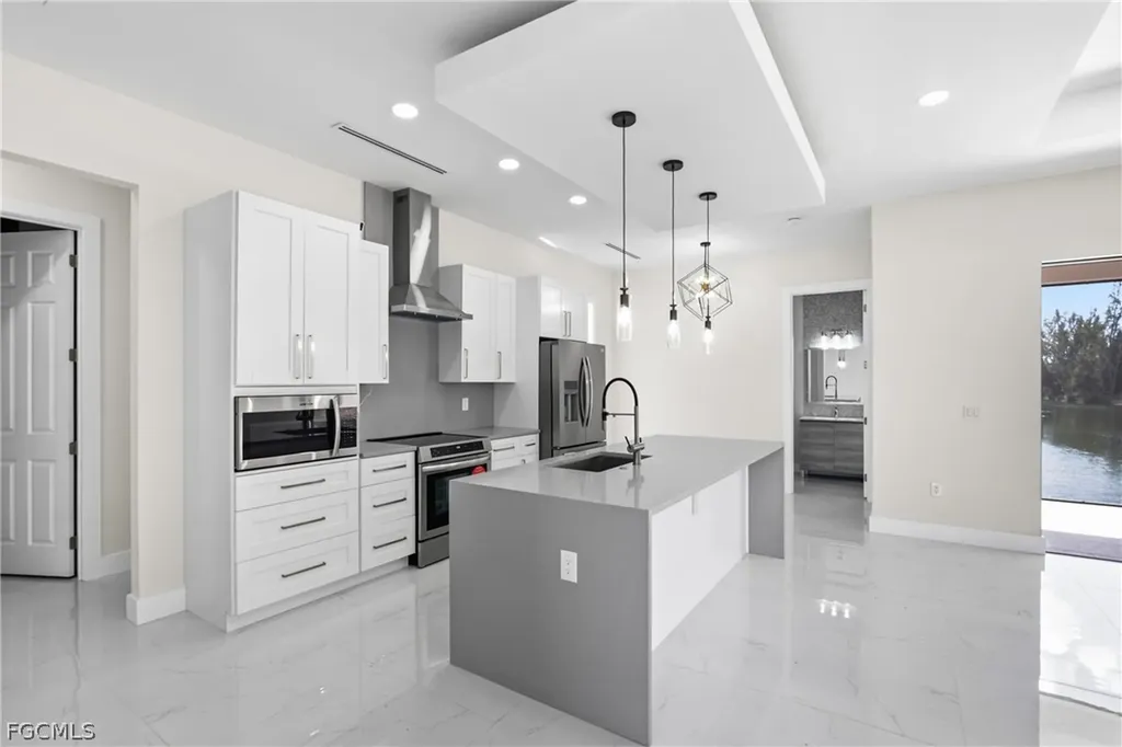 2100 NW 21st Street Cape Coral FL 33993