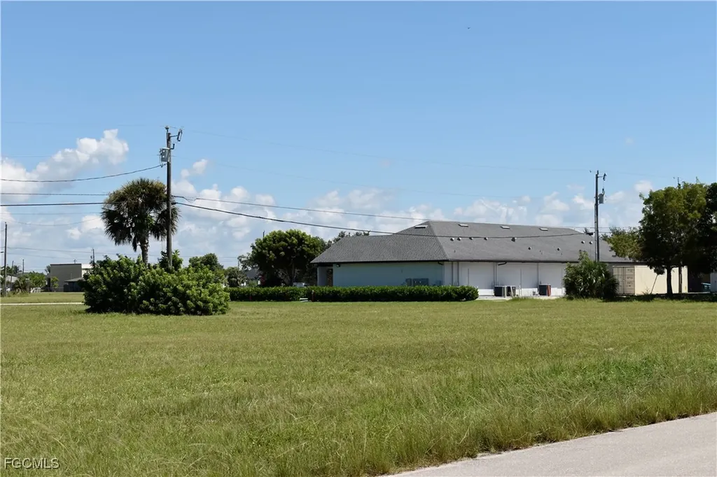 706 SW 21st Street Cape Coral FL 33991