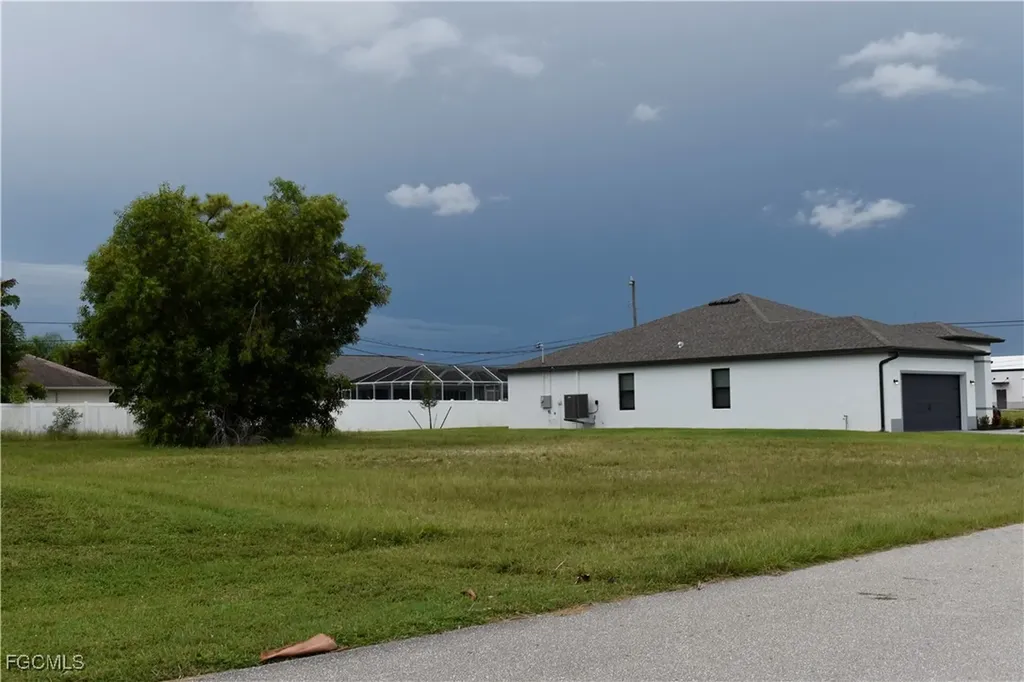 706 SW 21st Street Cape Coral FL 33991