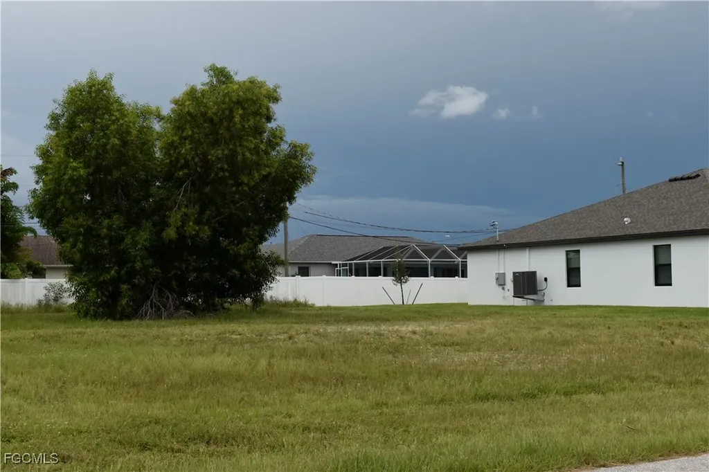 706 SW 21st Street Cape Coral FL 33991