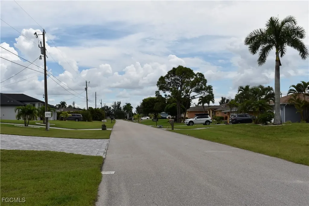 706 SW 21st Street Cape Coral FL 33991