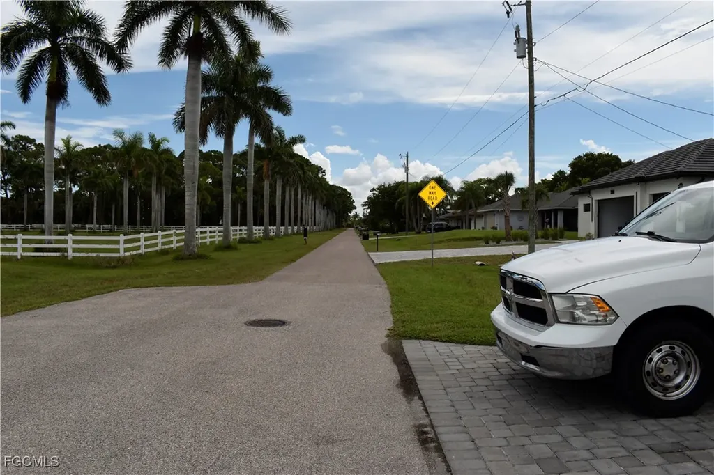 805 SW 6th Court Cape Coral FL 33991