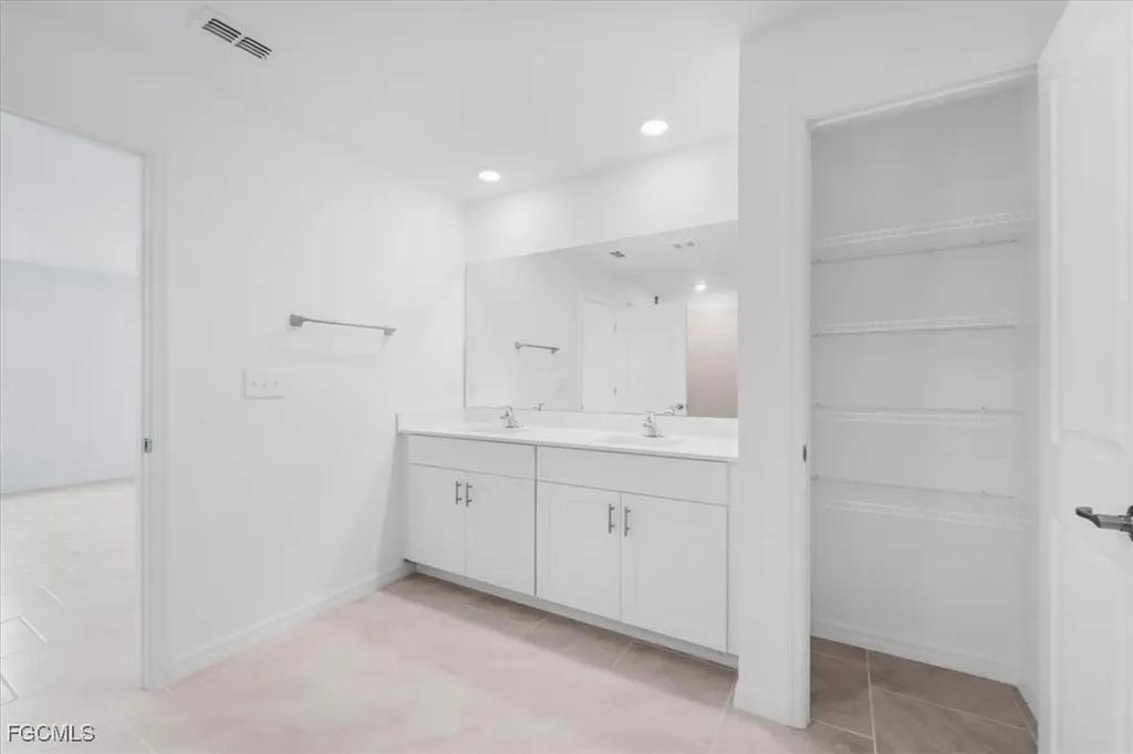 2224 NW 23rd Terrace Cape Coral FL 33993