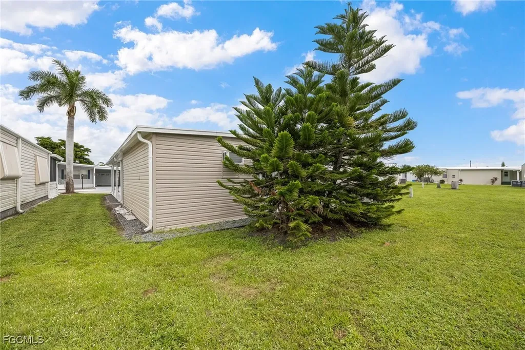 487 Jacklin Lane North Fort Myers FL 33903