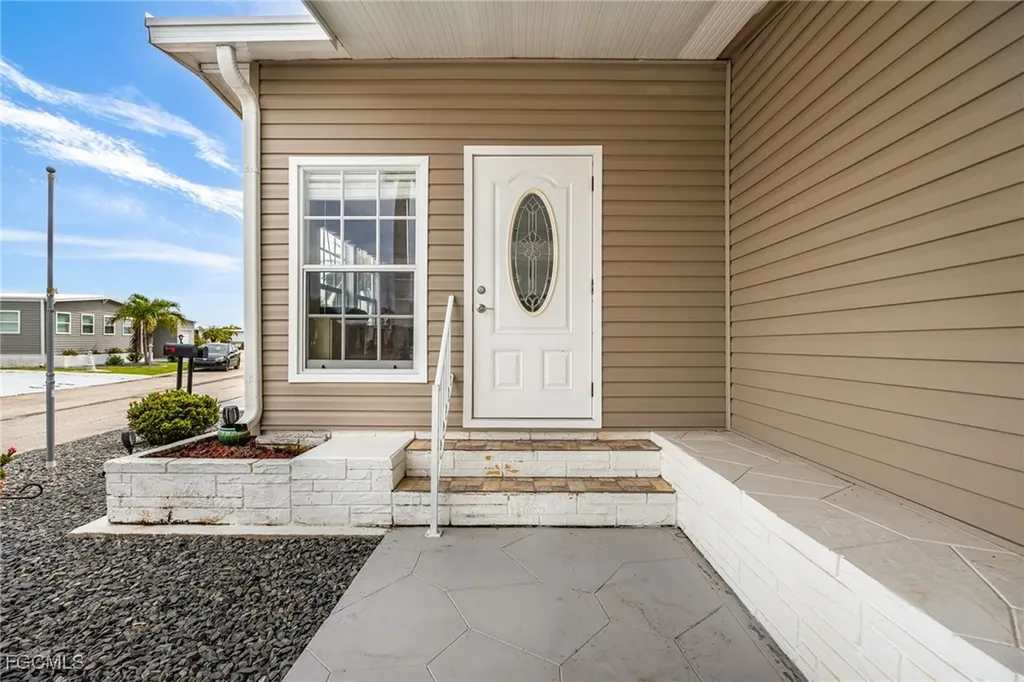 487 Jacklin Lane North Fort Myers FL 33903