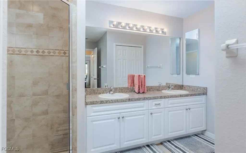 1013 SW 4th Place Cape Coral FL 33991