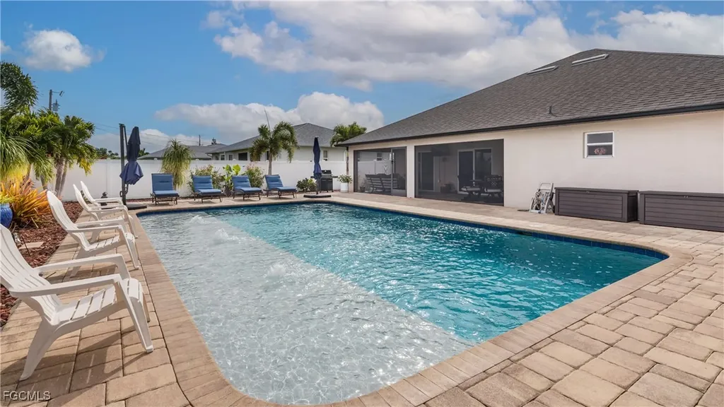 1013 SW 4th Place Cape Coral FL 33991