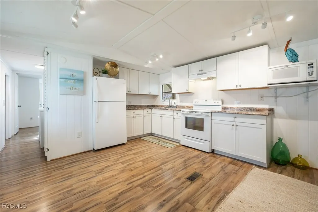 16151 Sunset Strip Fort Myers FL 33908