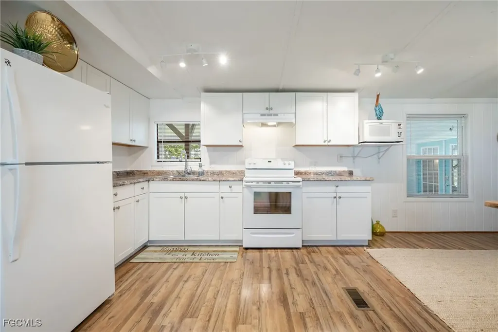 16151 Sunset Strip Fort Myers FL 33908