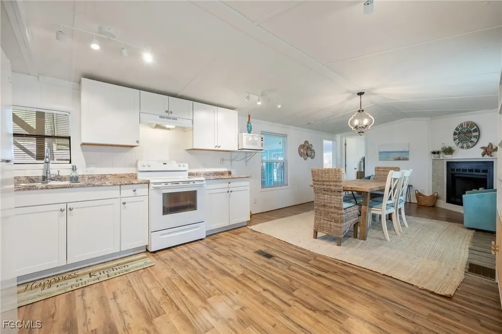 16151 Sunset Strip Fort Myers FL 33908