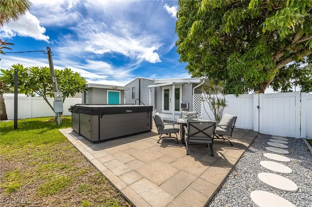 16151 Sunset Strip Fort Myers FL 33908