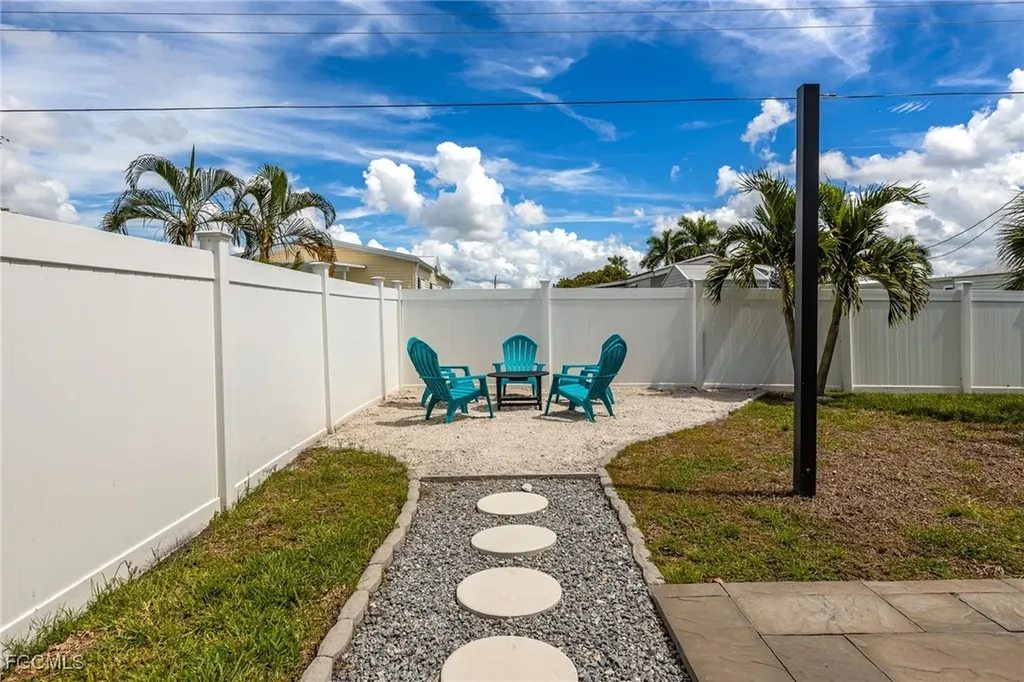 16151 Sunset Strip Fort Myers FL 33908