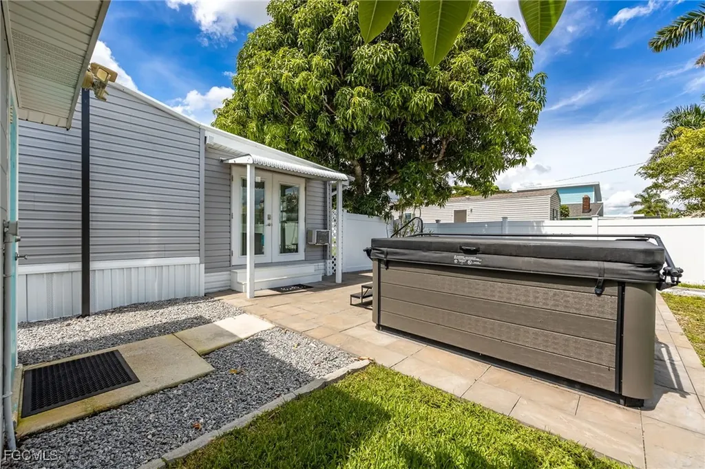 16151 Sunset Strip Fort Myers FL 33908