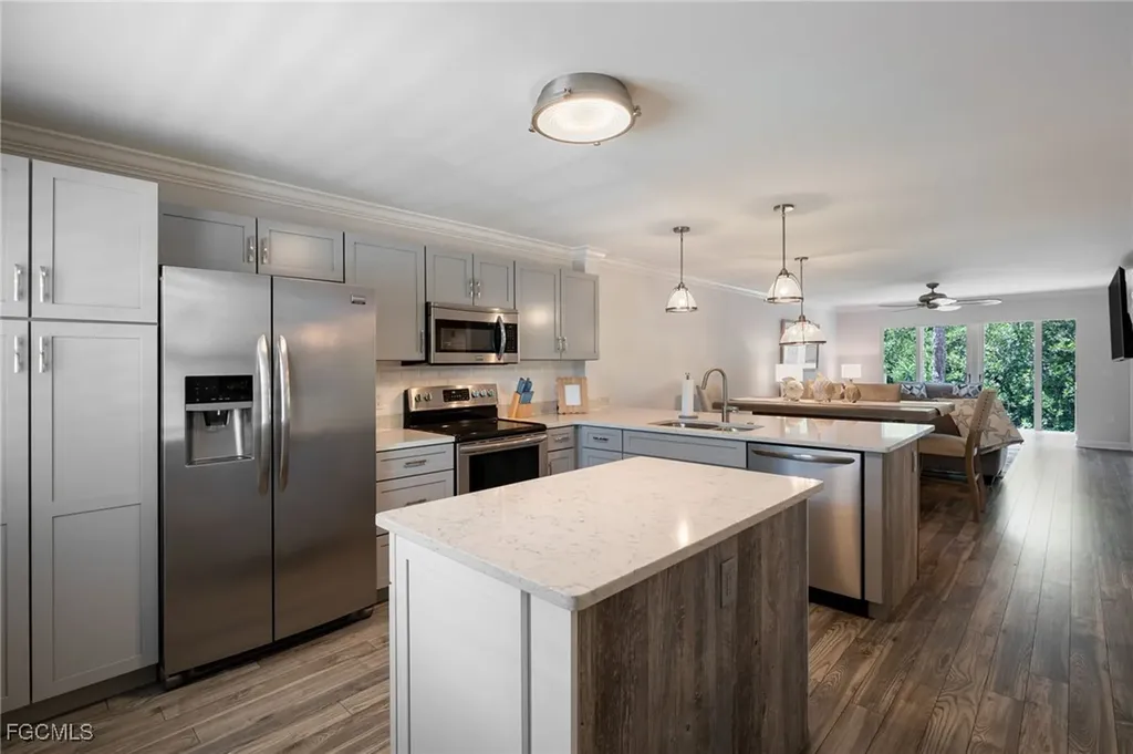 3021 Sandpiper Bay Circle Naples FL 34112