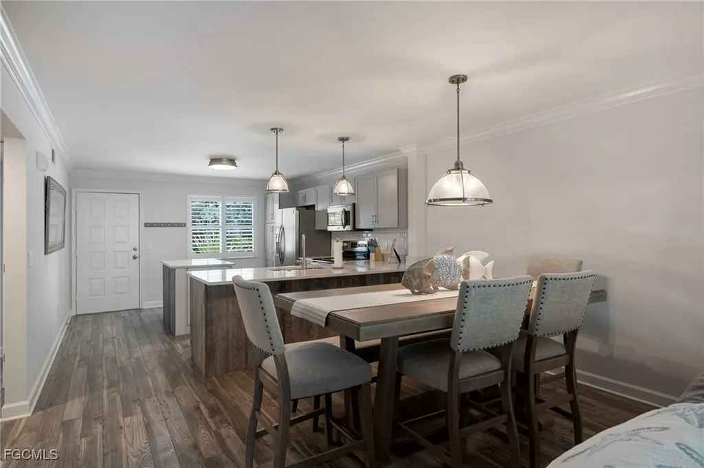 3021 Sandpiper Bay Circle Naples FL 34112