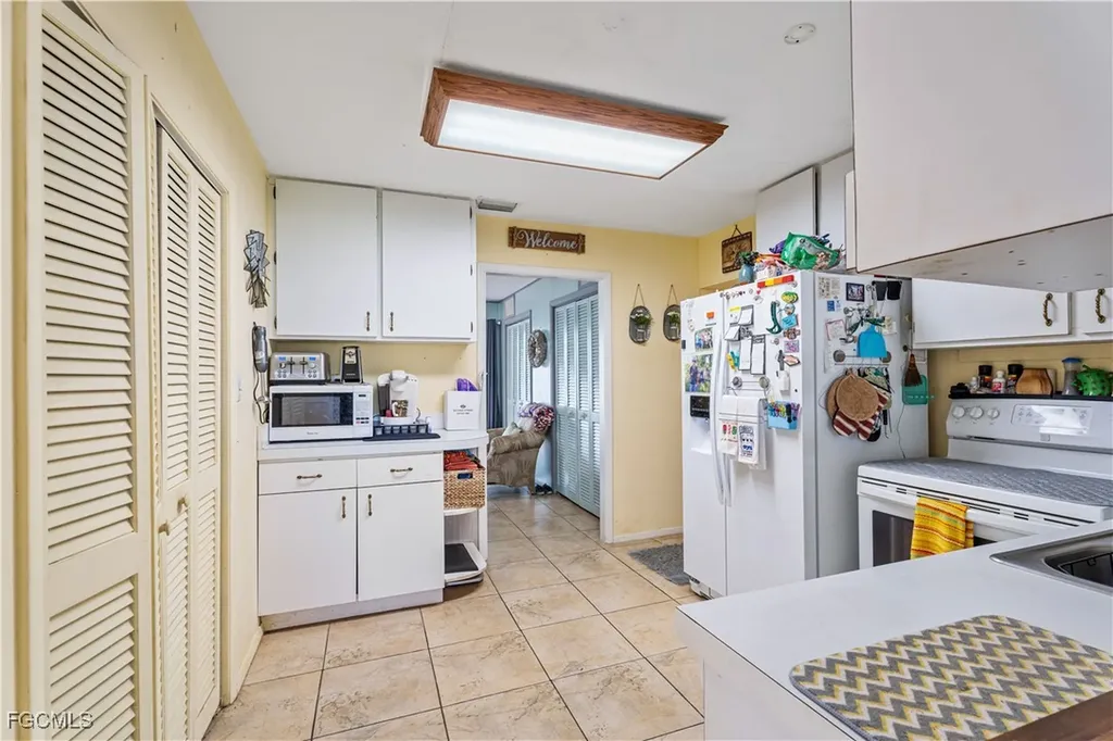 21900 Pearl Street Alva FL 33920