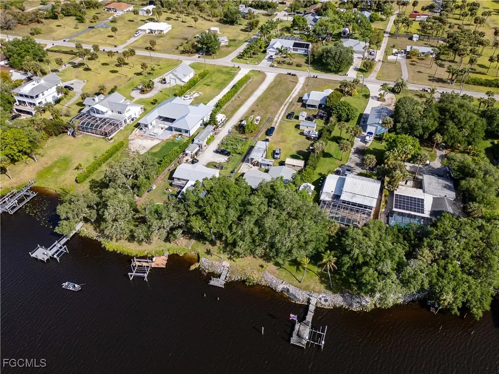 21900 Pearl Street Alva FL 33920