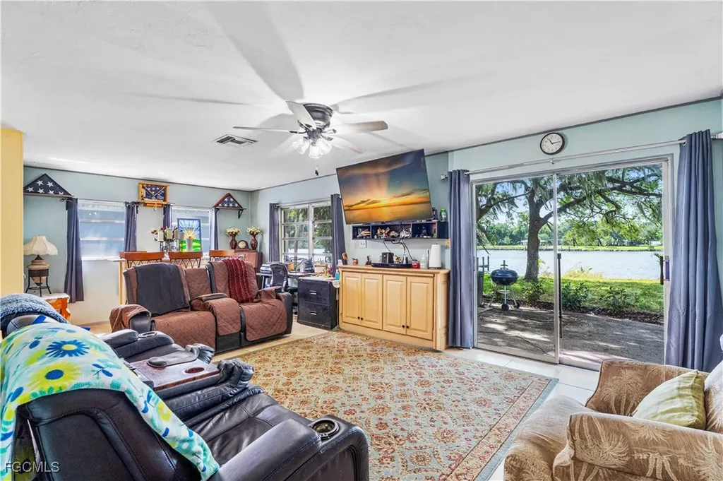 21900 Pearl Street Alva FL 33920