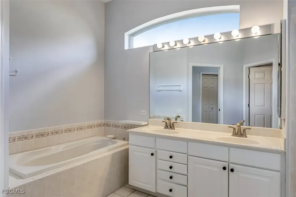 9141 Garden Pointe Fort Myers FL 33908