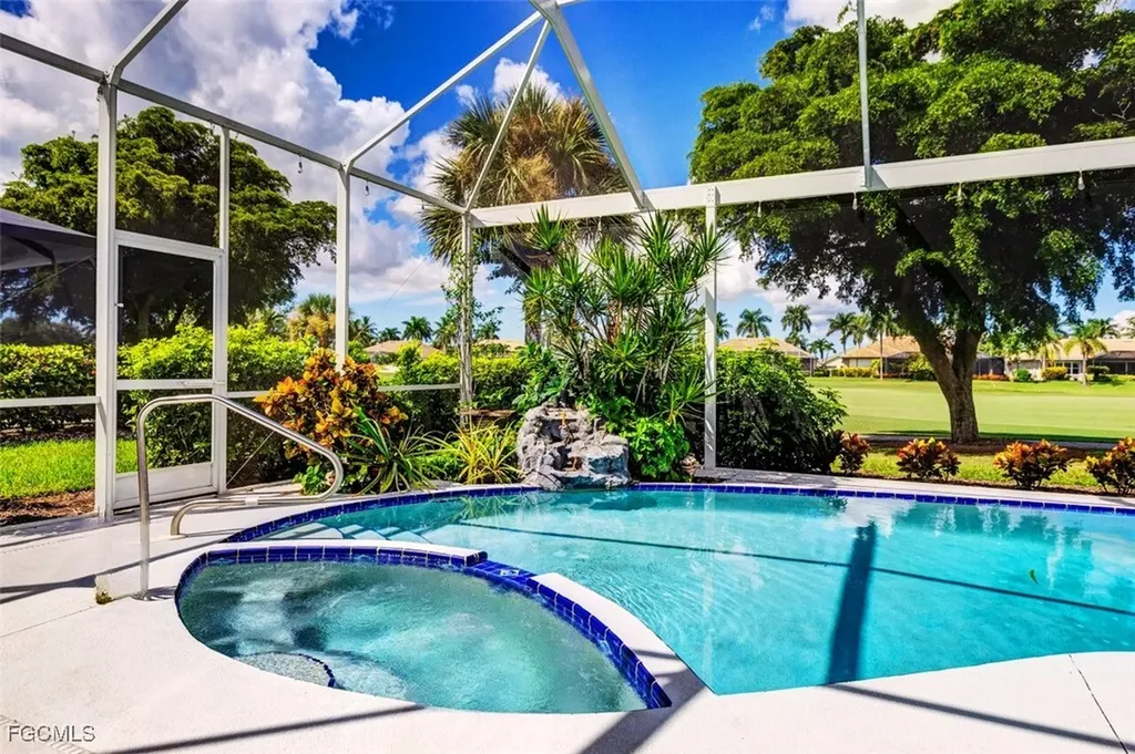 9141 Garden Pointe Fort Myers FL 33908