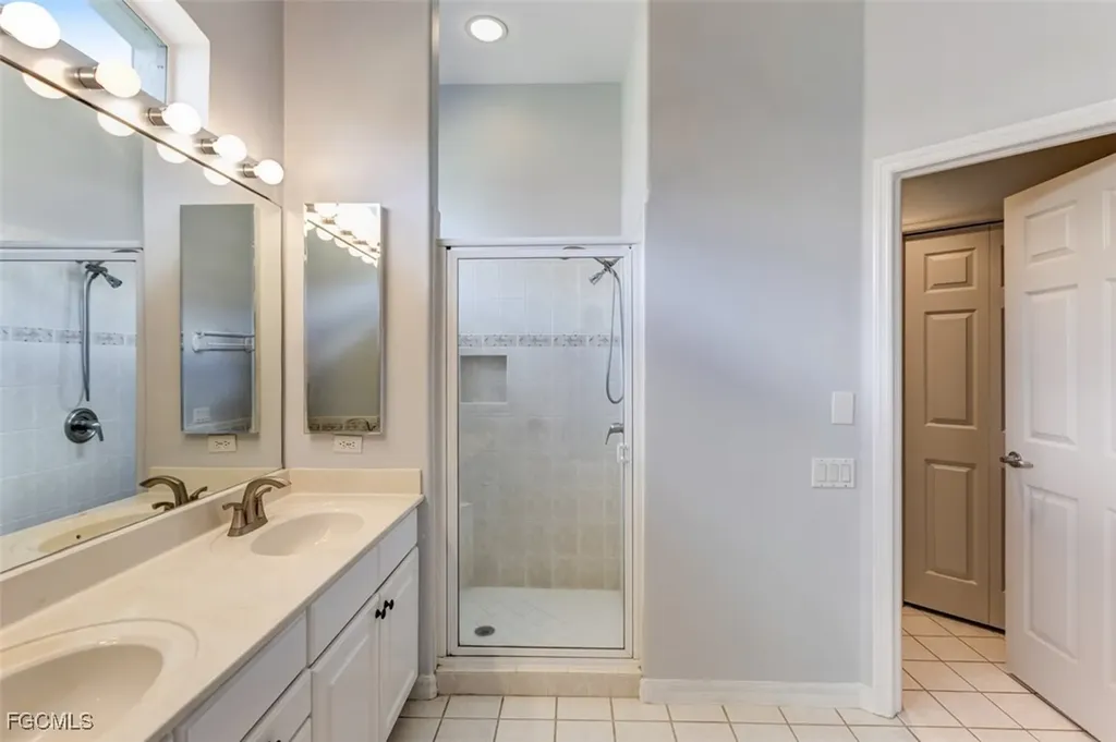 9141 Garden Pointe Fort Myers FL 33908