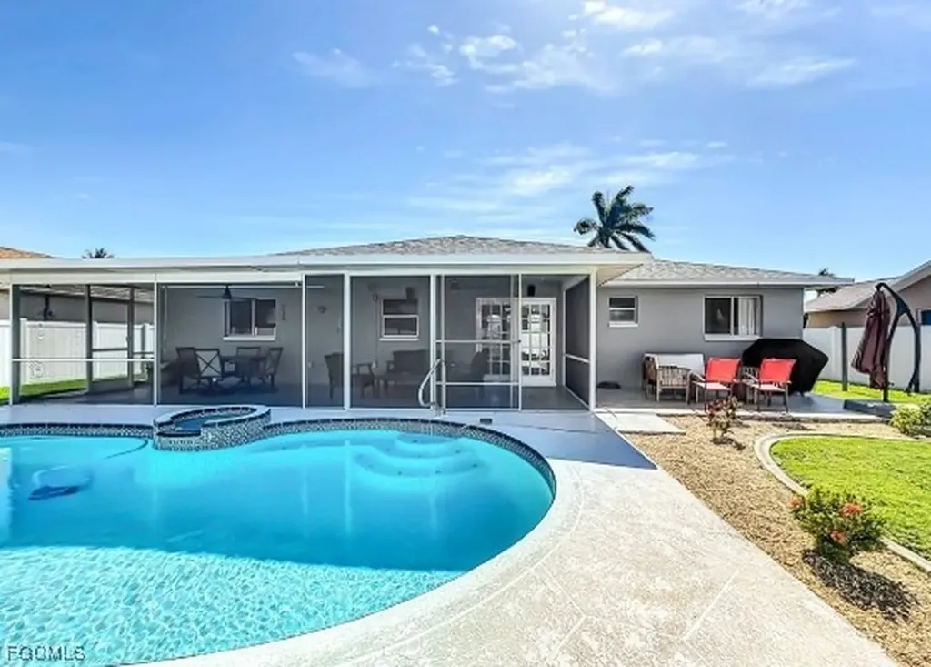 4502 SW 6th Avenue Cape Coral FL 33914