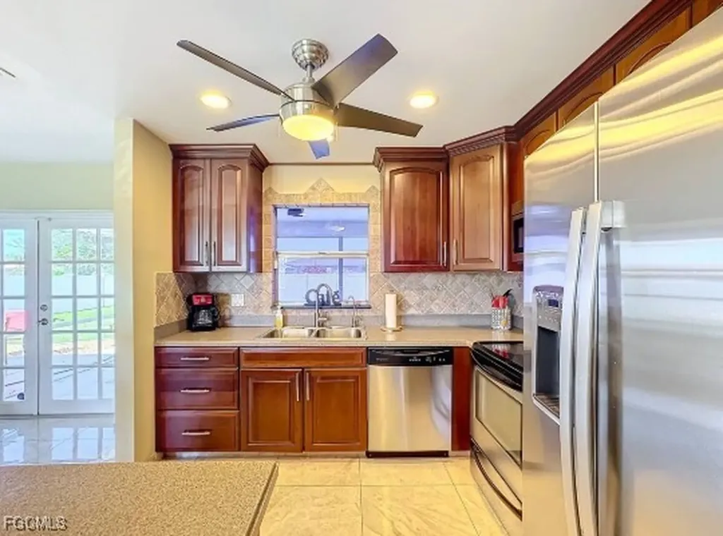 4502 SW 6th Avenue Cape Coral FL 33914