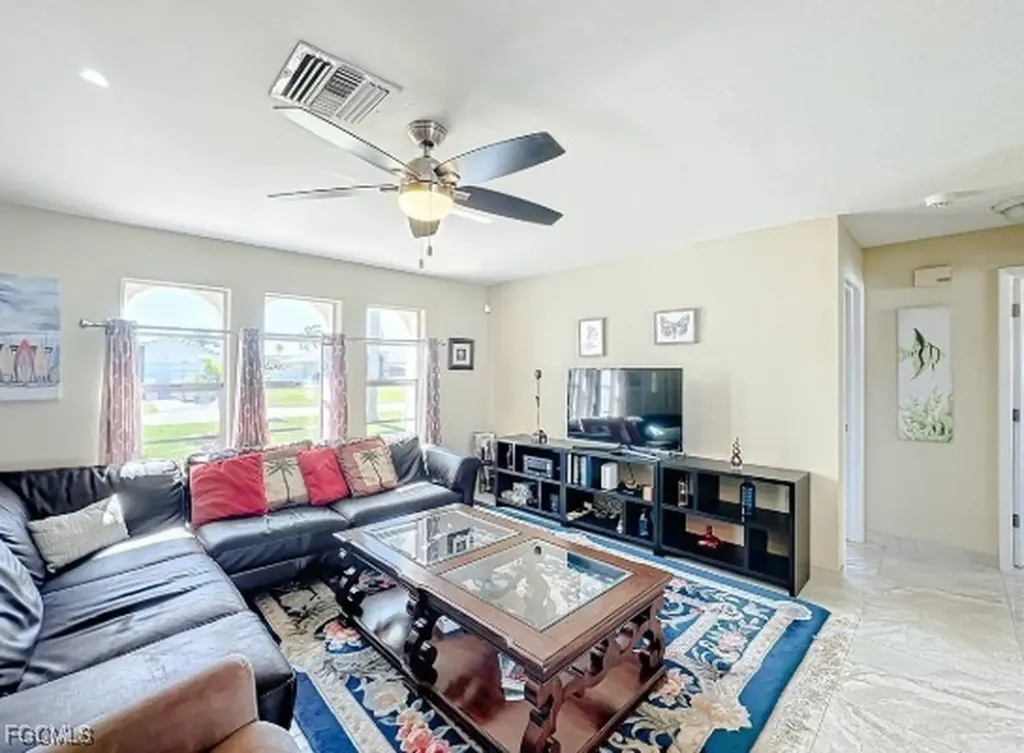 4502 SW 6th Avenue Cape Coral FL 33914