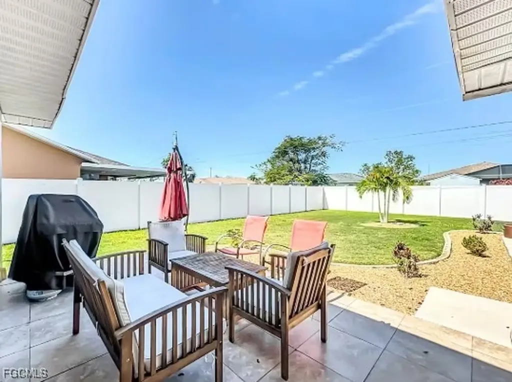 4502 SW 6th Avenue Cape Coral FL 33914