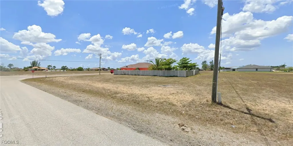 511 Diplomat Parkway E Cape Coral FL 33909