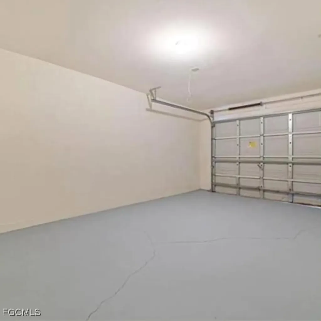 465-467 Lillon Avenue S Lehigh Acres FL 33974