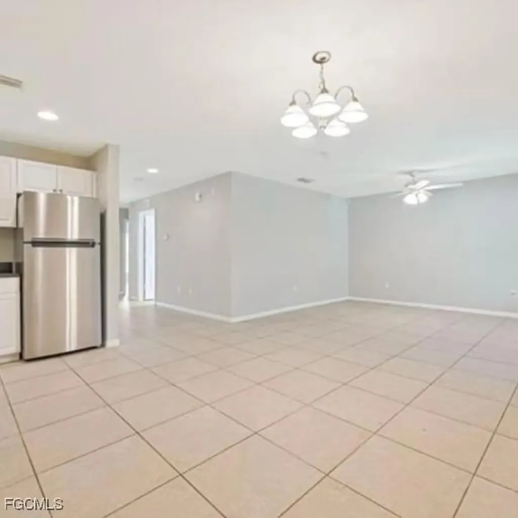 465-467 Lillon Avenue S Lehigh Acres FL 33974