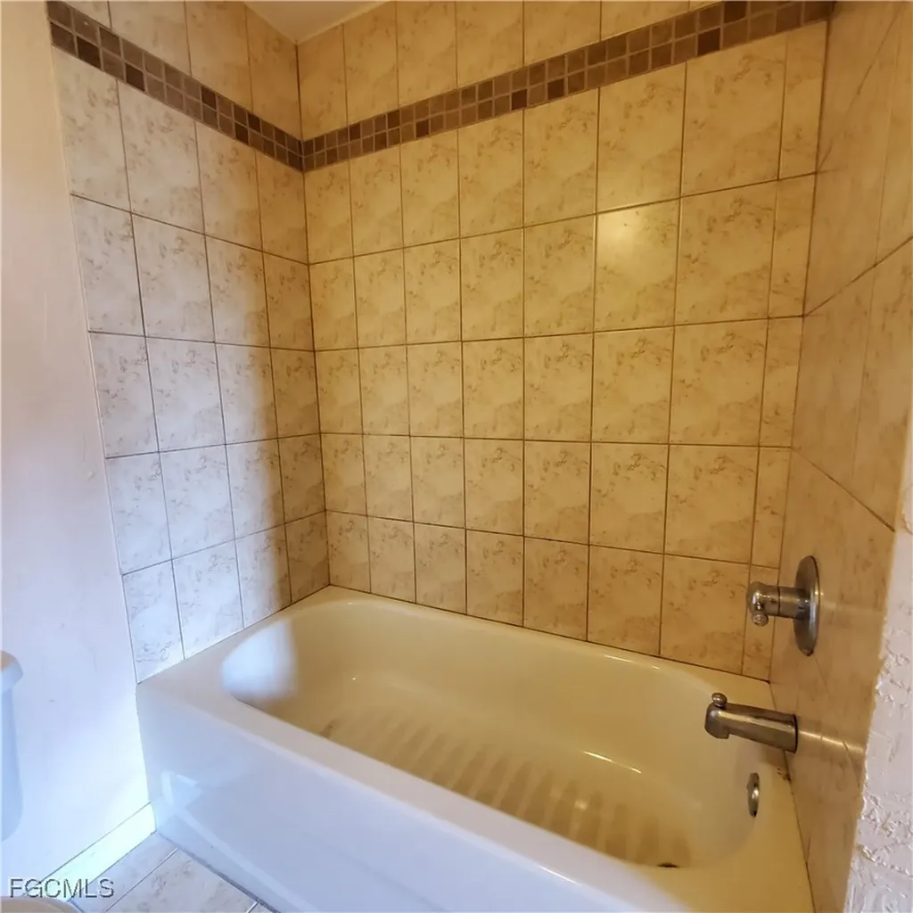 3704 Broadway Fort Myers FL 33901
