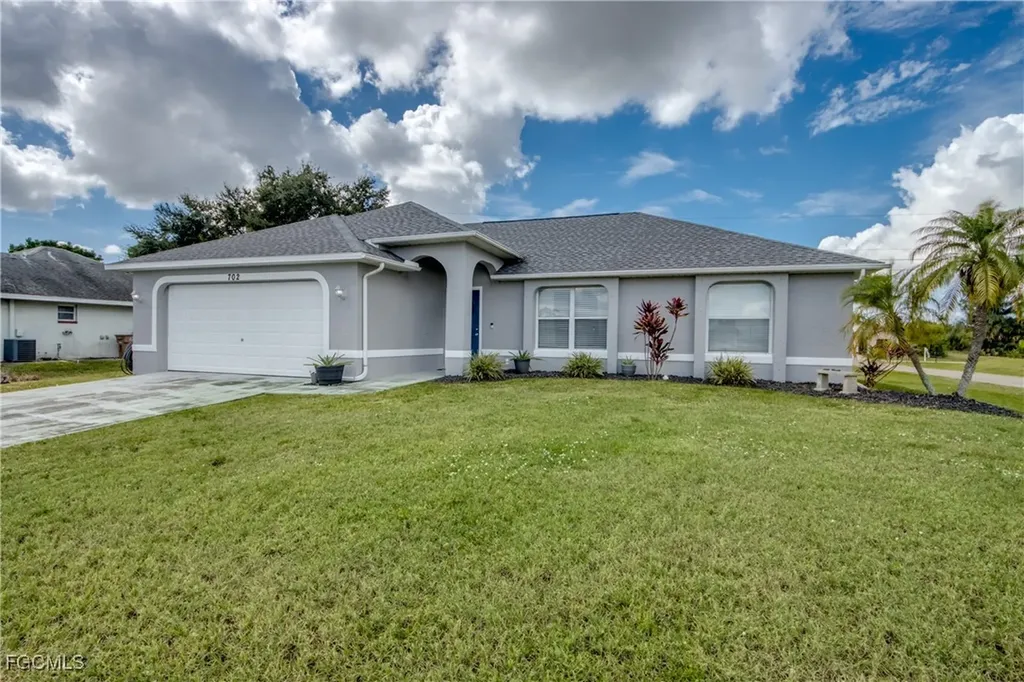 702 SW 11th Avenue Cape Coral FL 33991