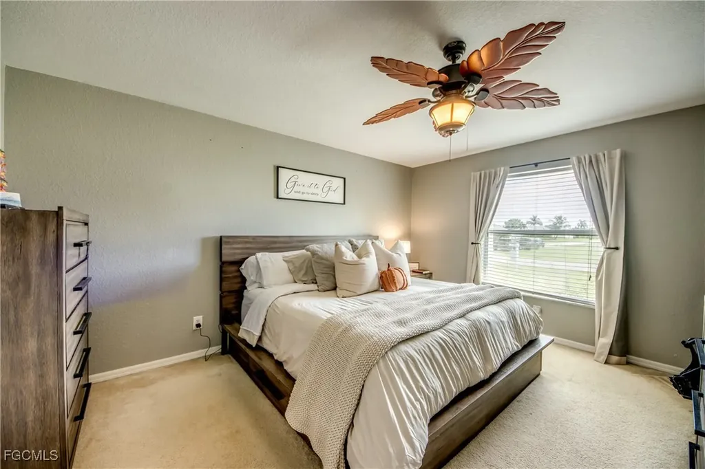 702 SW 11th Avenue Cape Coral FL 33991