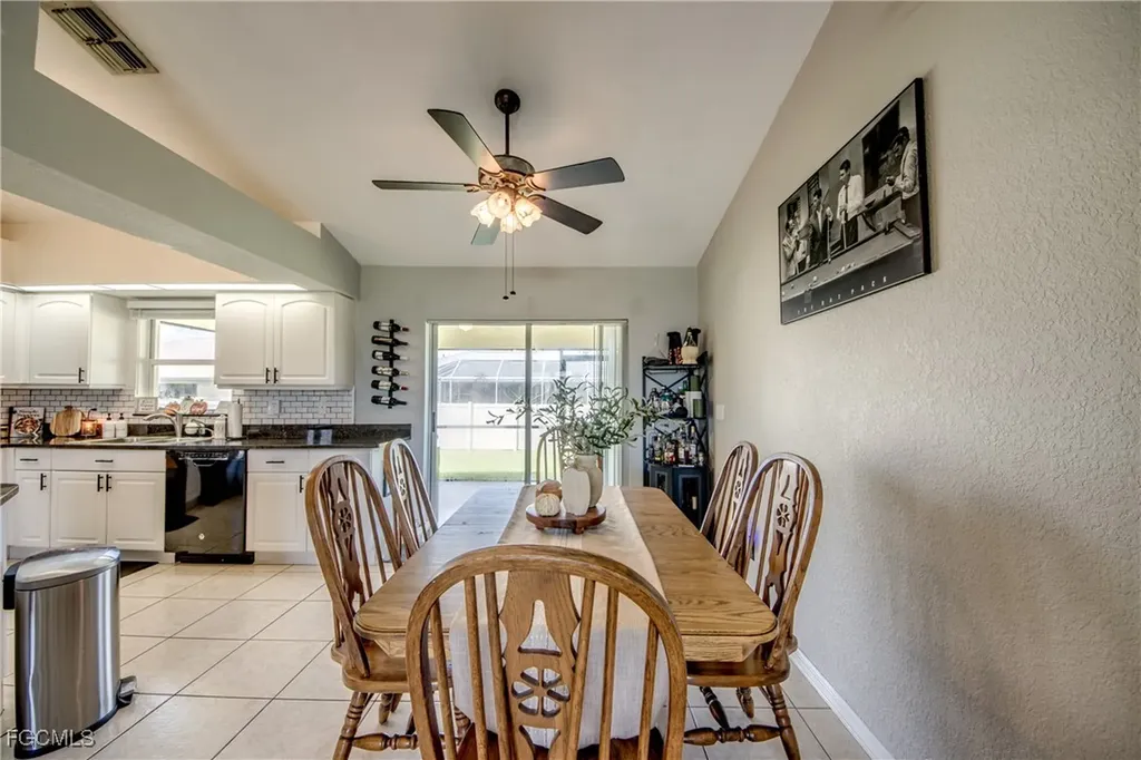 702 SW 11th Avenue Cape Coral FL 33991