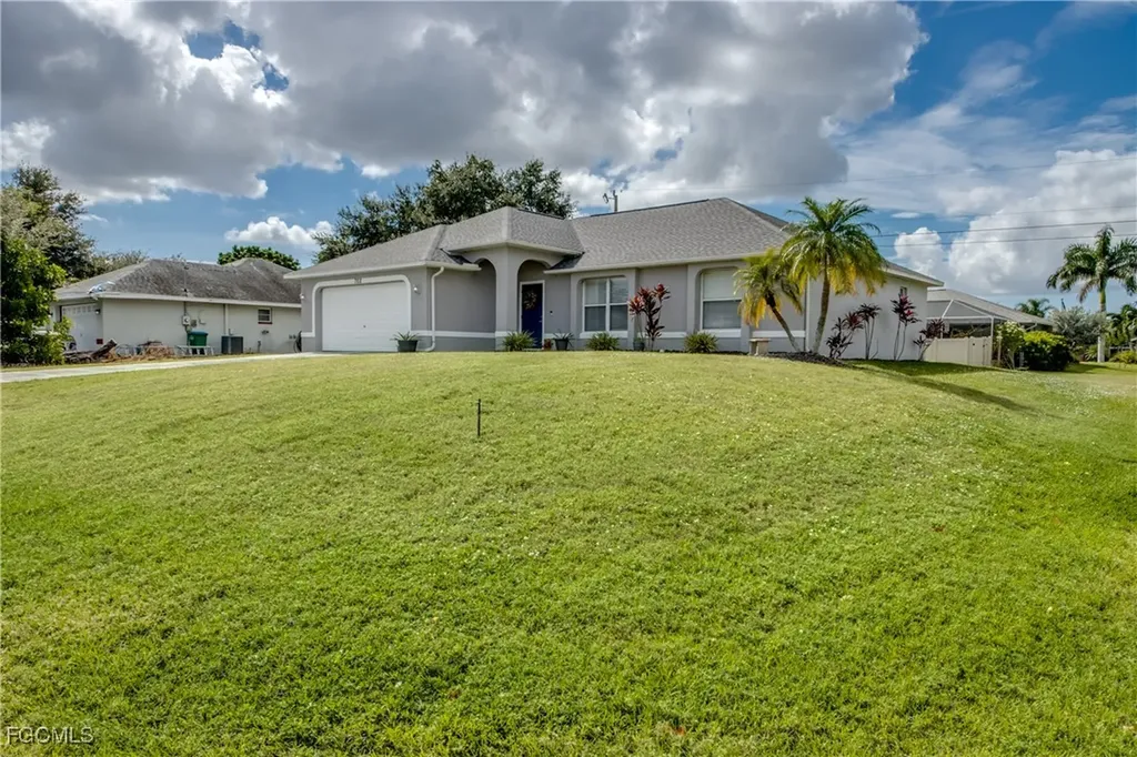 702 SW 11th Avenue Cape Coral FL 33991