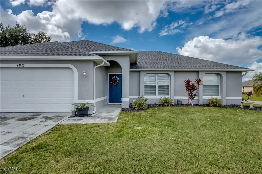 702 SW 11th Avenue Cape Coral FL 33991