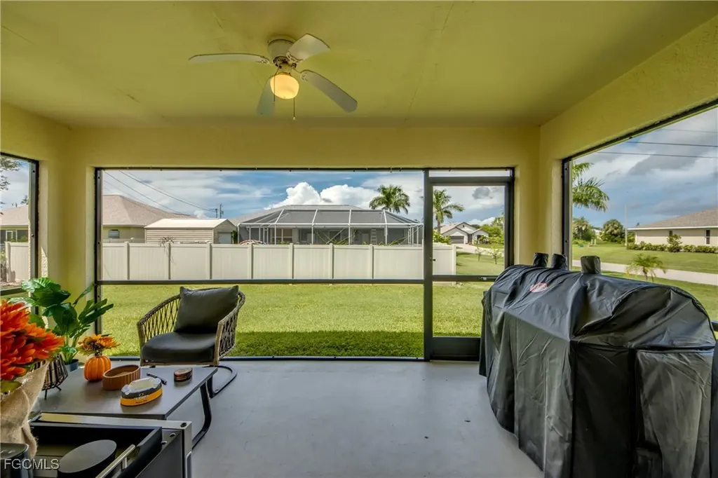 702 SW 11th Avenue Cape Coral FL 33991